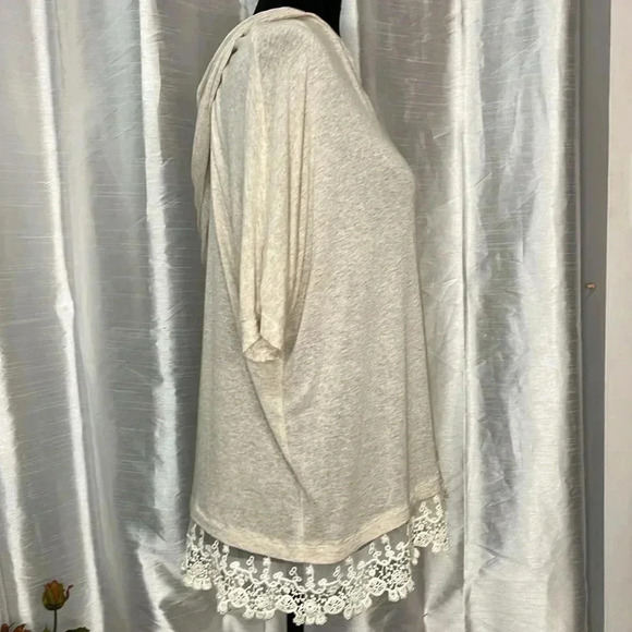 H.I.P. Women’s Medium Hooded Short Sleeve Tan Lace Hem V Neck Semi Sheer Top - Picture 2 of 7